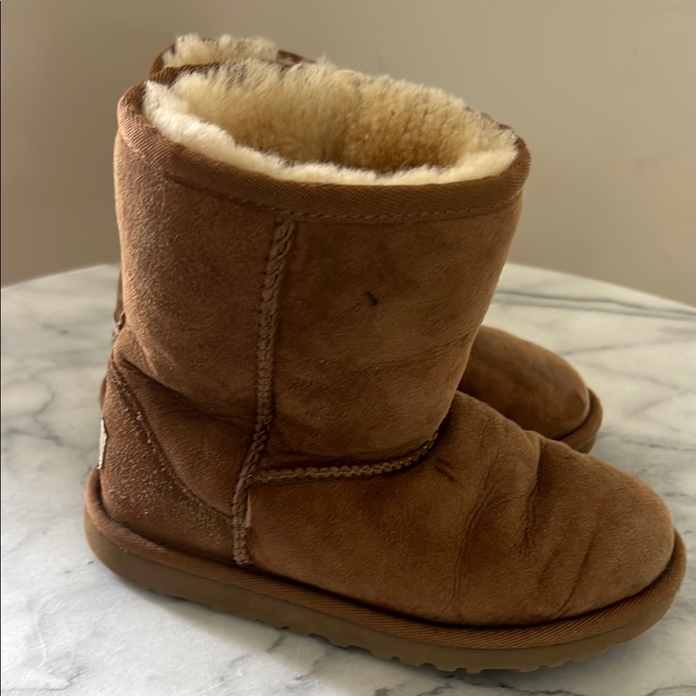UGG classic chestnut  Boots little kid 13